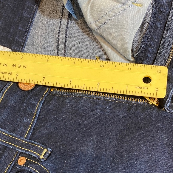 Levi’s Signature Gold Mid Rise Skinny Dark Wash Jeans - Women-8M (W29 L30) - Picture 9 of 9